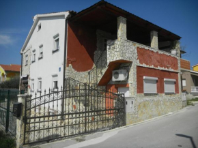 Отель Apartment Zoran Pošesi  Медулин